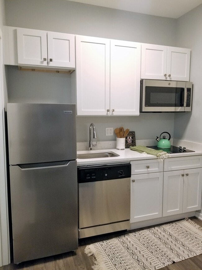 Building Photo - 5240 N Winthrop Ave