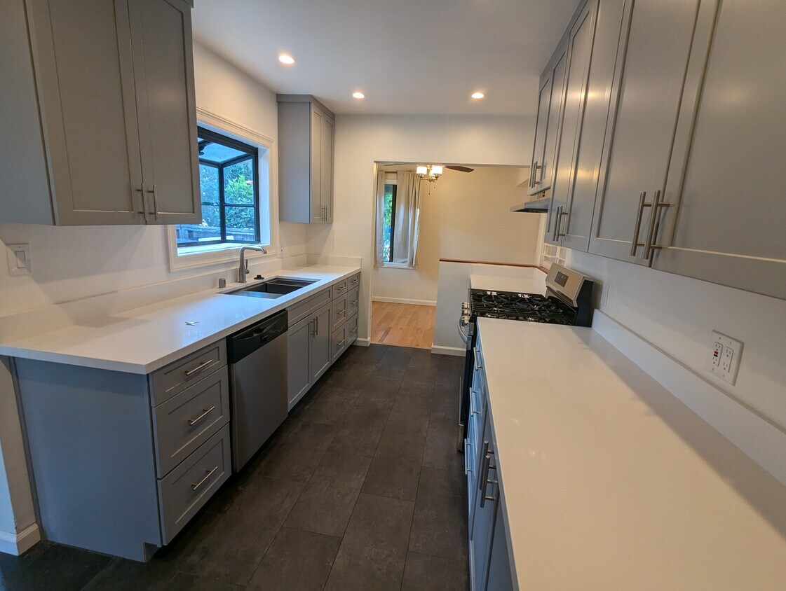 Foto principal - 740 36th St