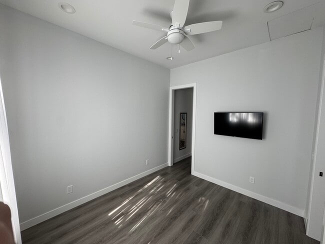 Building Photo - 1373 S Sean Dr