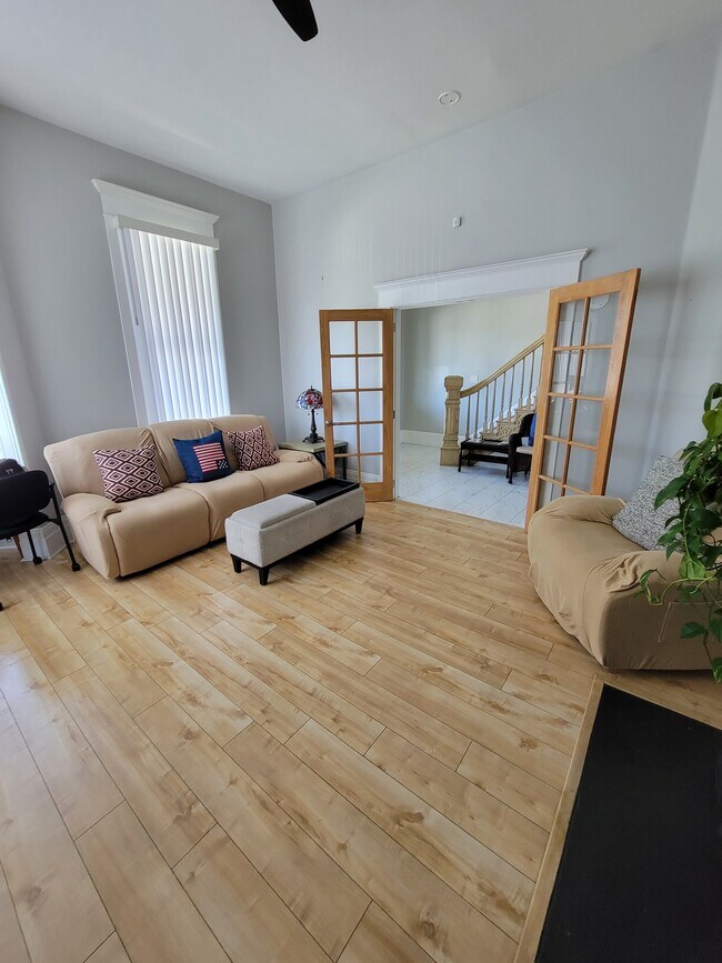 Foto del edificio - 277 C Ave