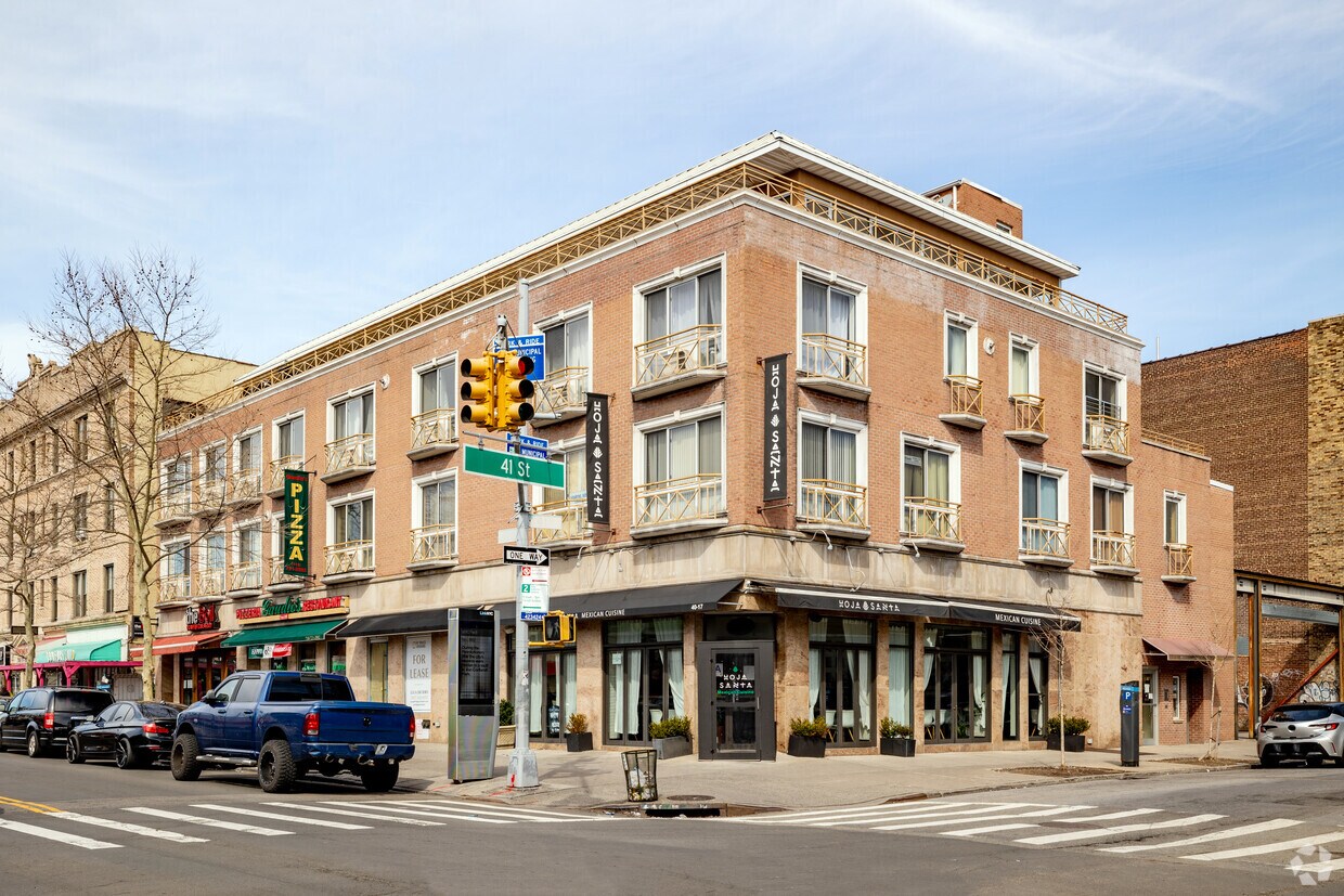 4011-4017 Avenida 30 - 40-11-40-17 30th Ave