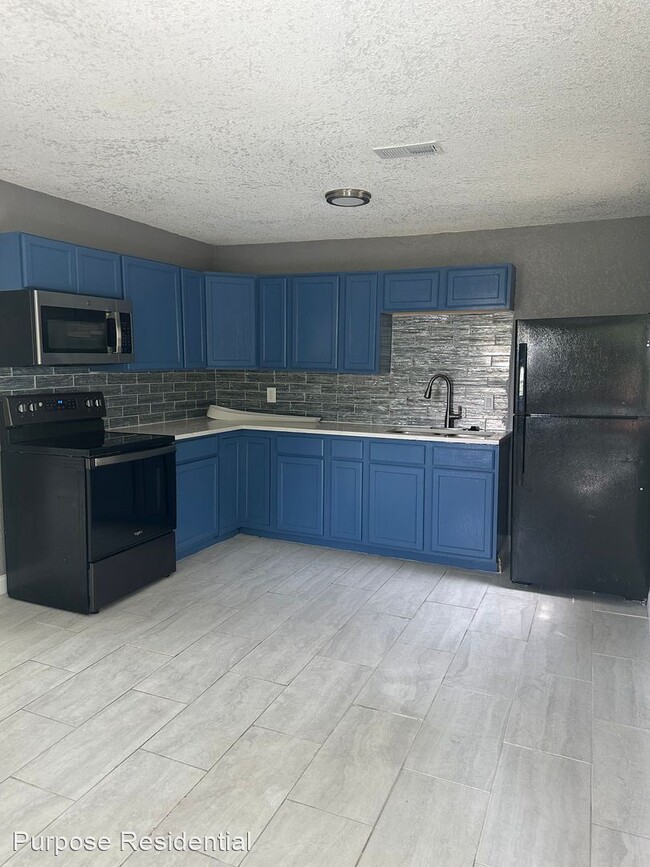 Building Photo - 3 br, 1 bath House - 4335 Mersington Avenue