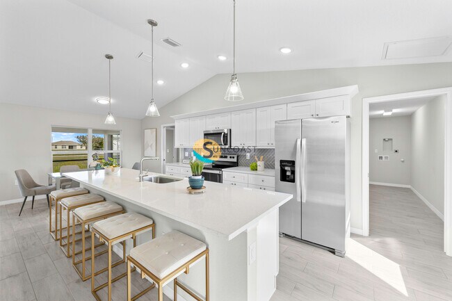 Foto del edificio - Beautiful 2025-Built 4-Bedroom Home for Re...