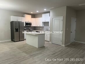 Building Photo - 8336 Triple Crown Dr