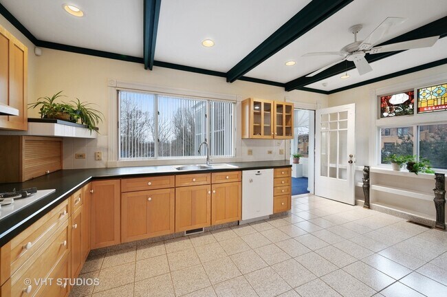 Foto del edificio - 1644 McGovern St