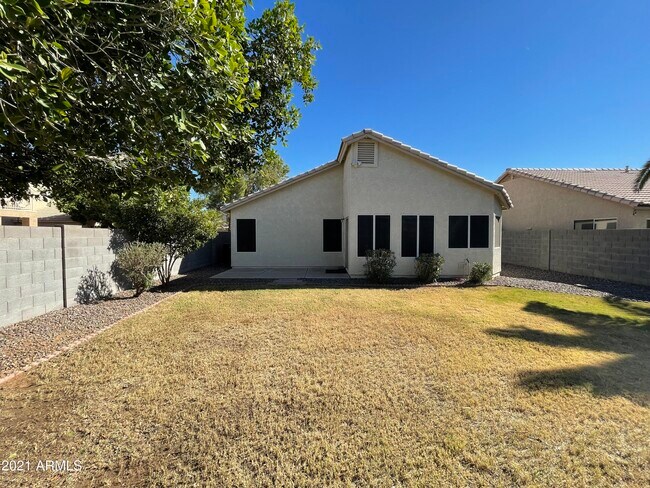 Building Photo - 2702 S Ananea