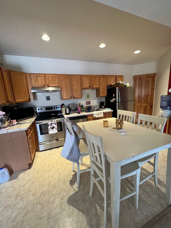 Foto del edificio - 24366 Cody Park Rd