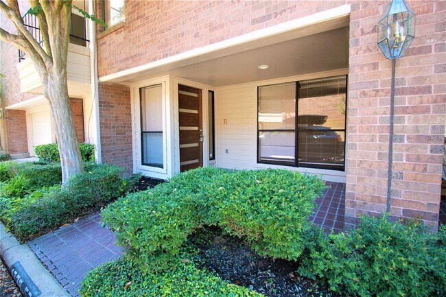 Building Photo - 4728 Post Oak Timber Dr