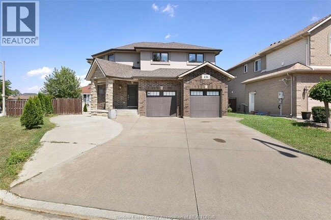 Building Photo - 436 John Harvey Crescent