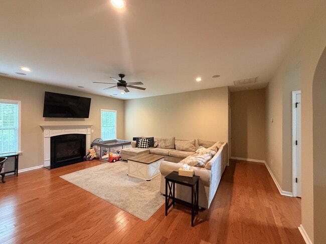 Building Photo - 302 Toto Ct