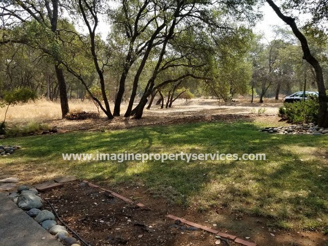 Building Photo - 2753 Sandhurst Dr