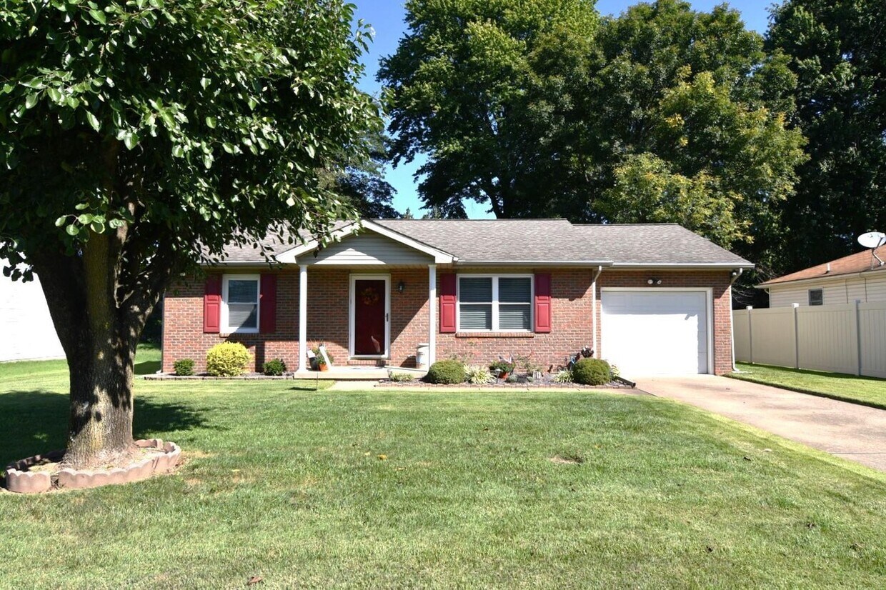 Primary Photo - 7542 Meridian Ave