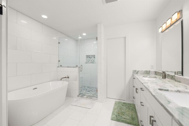 Foto del edificio - 13 Long Creek Rd