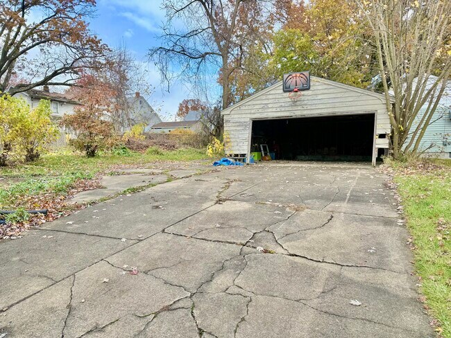 Foto del edificio - 2747 Rush Blvd