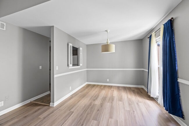 Building Photo - 224 Summit Ridge Dr