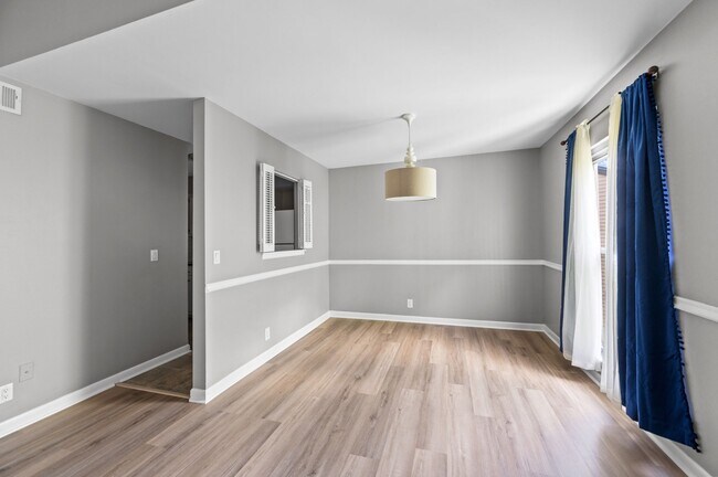 Foto del edificio - 224 Summit Ridge Dr