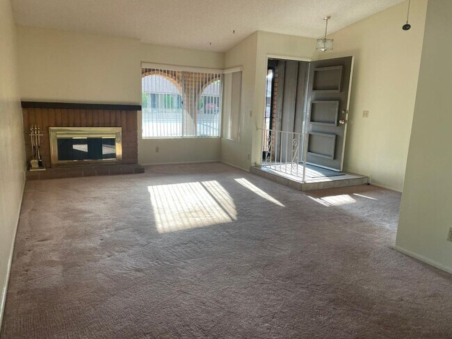 Foto del edificio - 7390 N Heathcliff Ave