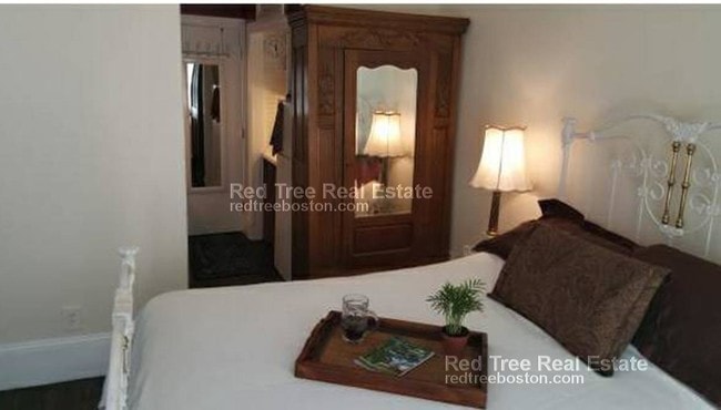 Photo - 37 Bay State Rd Apartments