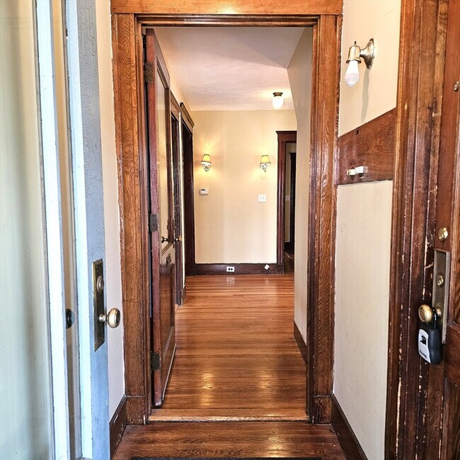 Foto del edificio - 248 N Beacon St