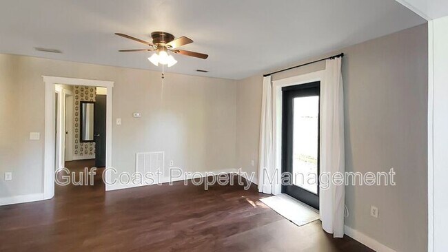Foto del edificio - 904 17th Ave W