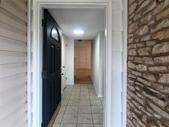 Building Photo - 10803 El Salido Pkwy