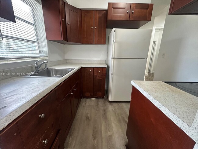 Foto del edificio - 11925 NW 3rd Ave