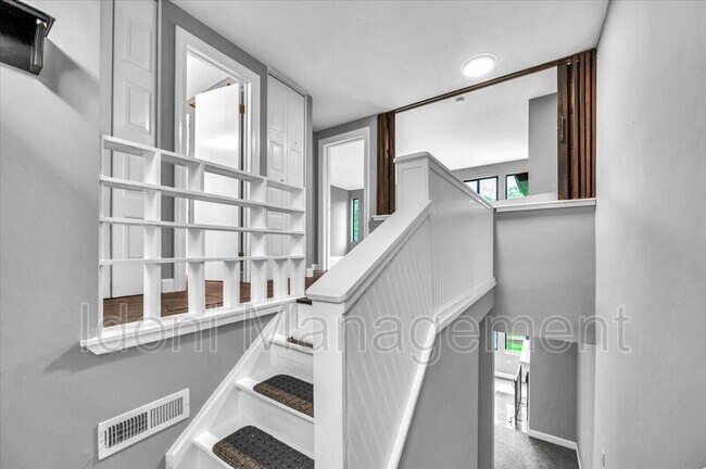 Building Photo - 78 Shepards Knoll Dr