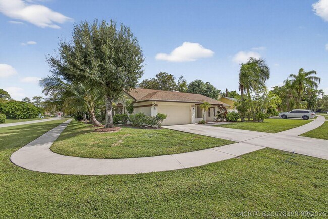 Foto del edificio - 798 Blueberry Dr