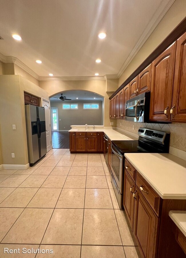 Building Photo - 4 br, 3.5 bath House - 98 S Highland Ave U...