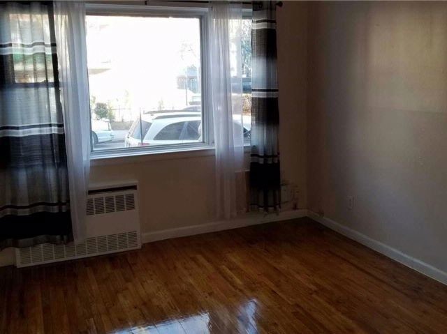 Building Photo - 746 E 58th St