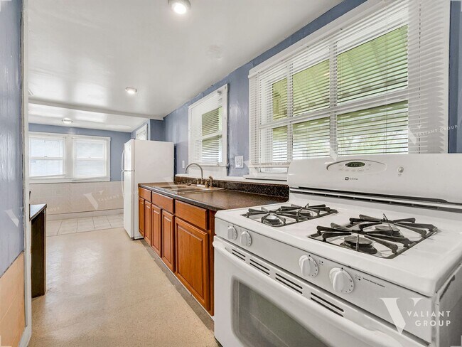 Foto del edificio - Charming 2-Bedroom, 1-Bathroom House for R...
