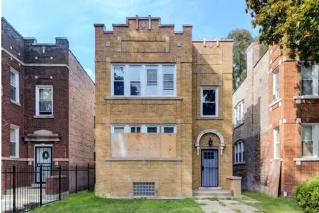Building Photo - 6042 S Throop St