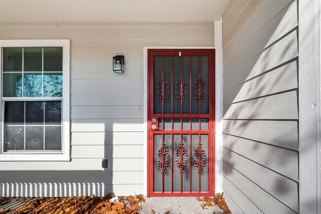 Foto del edificio - 7437 Bywood St