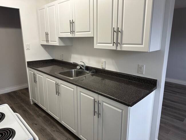 Photo du bâtiment - Spotless 2-Bedroom Aparment  for Rent in Oshawa