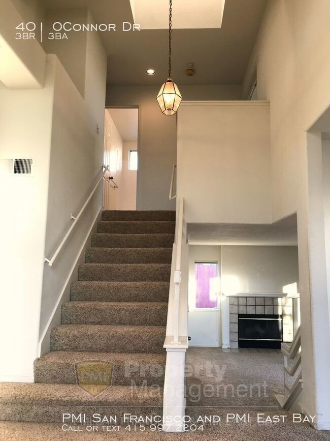 Building Photo - Spacious House 3bd / 2.5ba