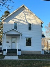 Building Photo - 119 E Elm St