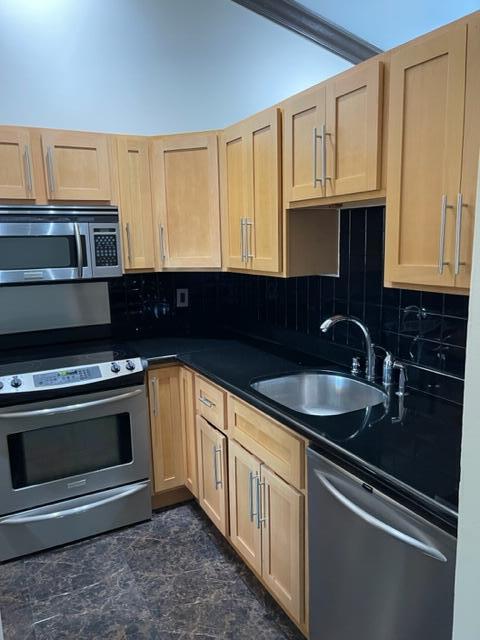 Foto del edificio - 14304 Glenmoor Dr