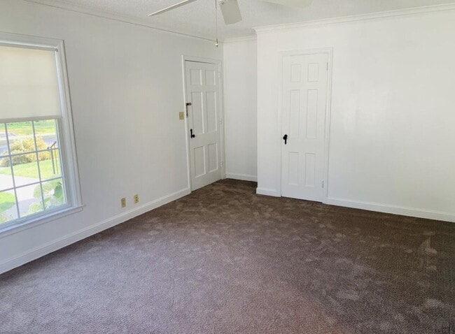 Building Photo - Charming 2-Bed side by side Duplex on Grand Ave S #2