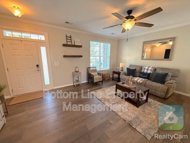 Foto del edificio - 728 River Park Road