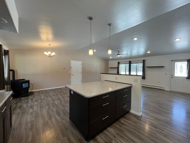 Building Photo - Newer, energy efficient, pet friendly home...