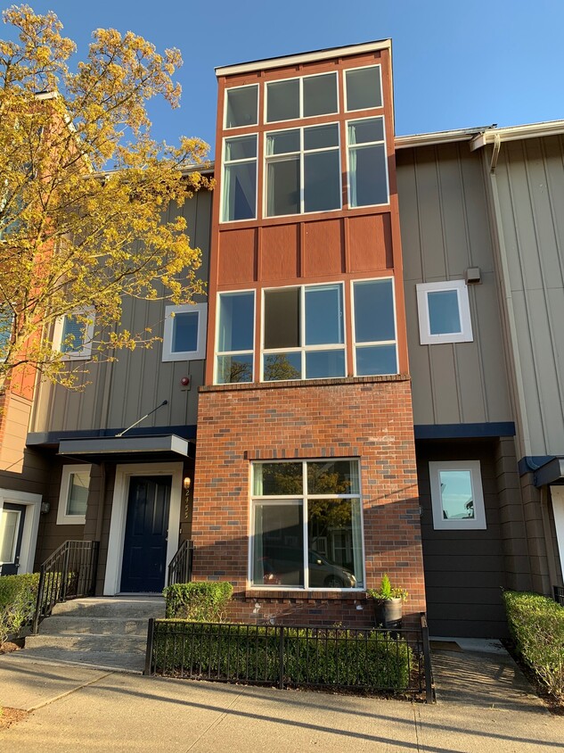 2455 NE Park Dr, Issaquah, WA 98029 House Rental in Issaquah, WA