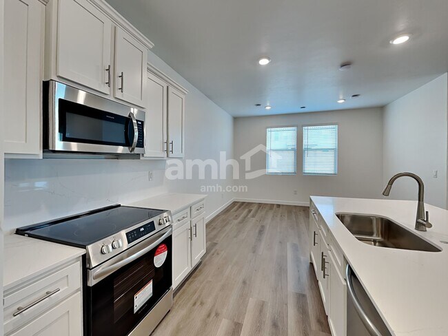 Foto del edificio - 7429 S Paseo Monte de Oro