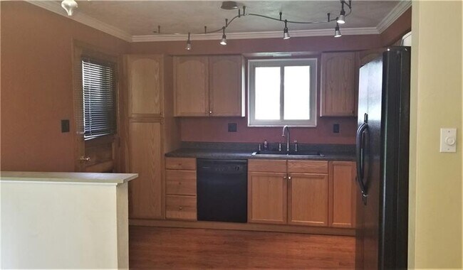 Foto del edificio - 108 Morelli Dr