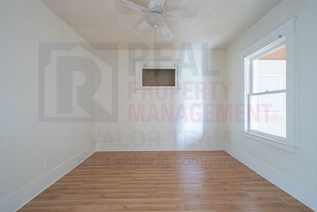 Building Photo - Inviting 3 Bed 1 Bath Single Family Home