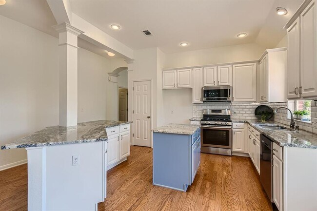 Foto del edificio - 6740 Poncha Pass