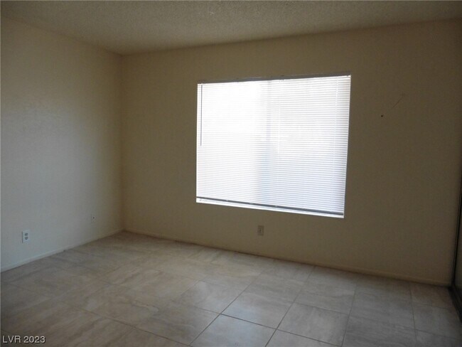 Building Photo - 4412 Pineaire St