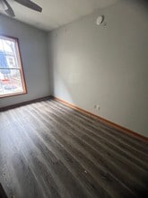 Building Photo - 106 Parade St