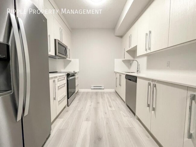 Photo du bâtiment - Beautiful 1 bedroom 1 bathroom basement in...