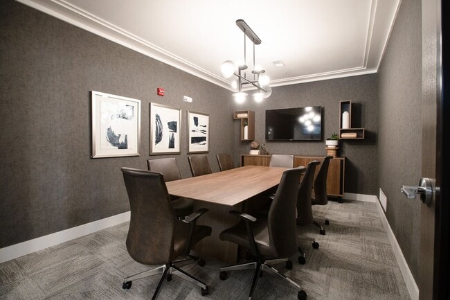 Interior Photo - HUB13
