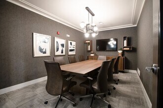 Interior Photo - HUB13